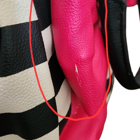 Y2K Betsey Johnson Off White & Black Striped Purse with Oversized Pink Bow - Picture 9 of 16